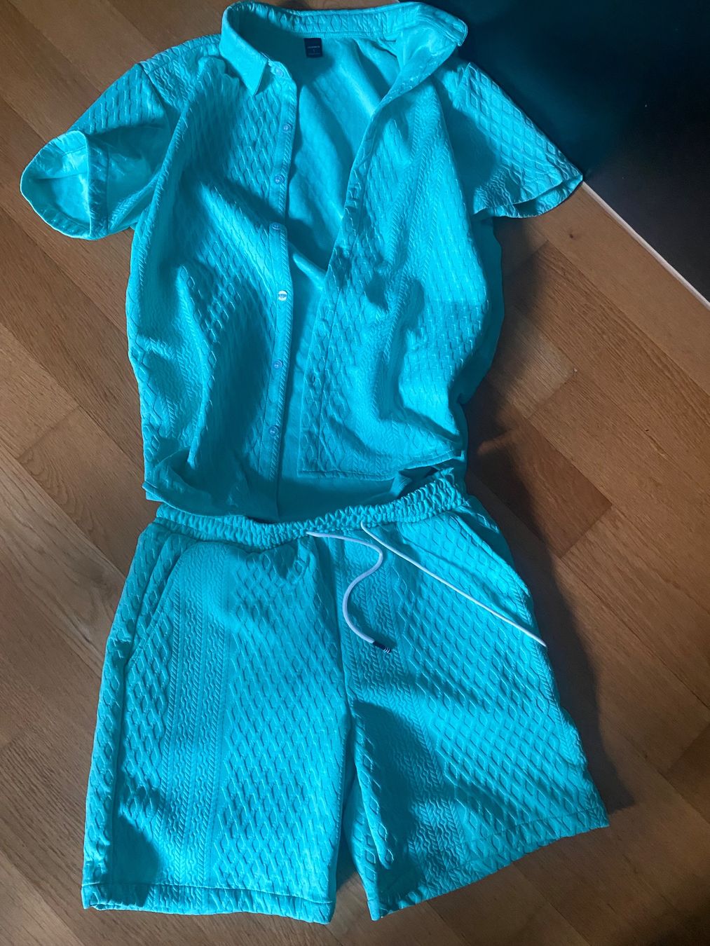 Kleiderpakete: Mint green short and shirt set – Neu und originalverpackt aus Zürich von mel_z6hd