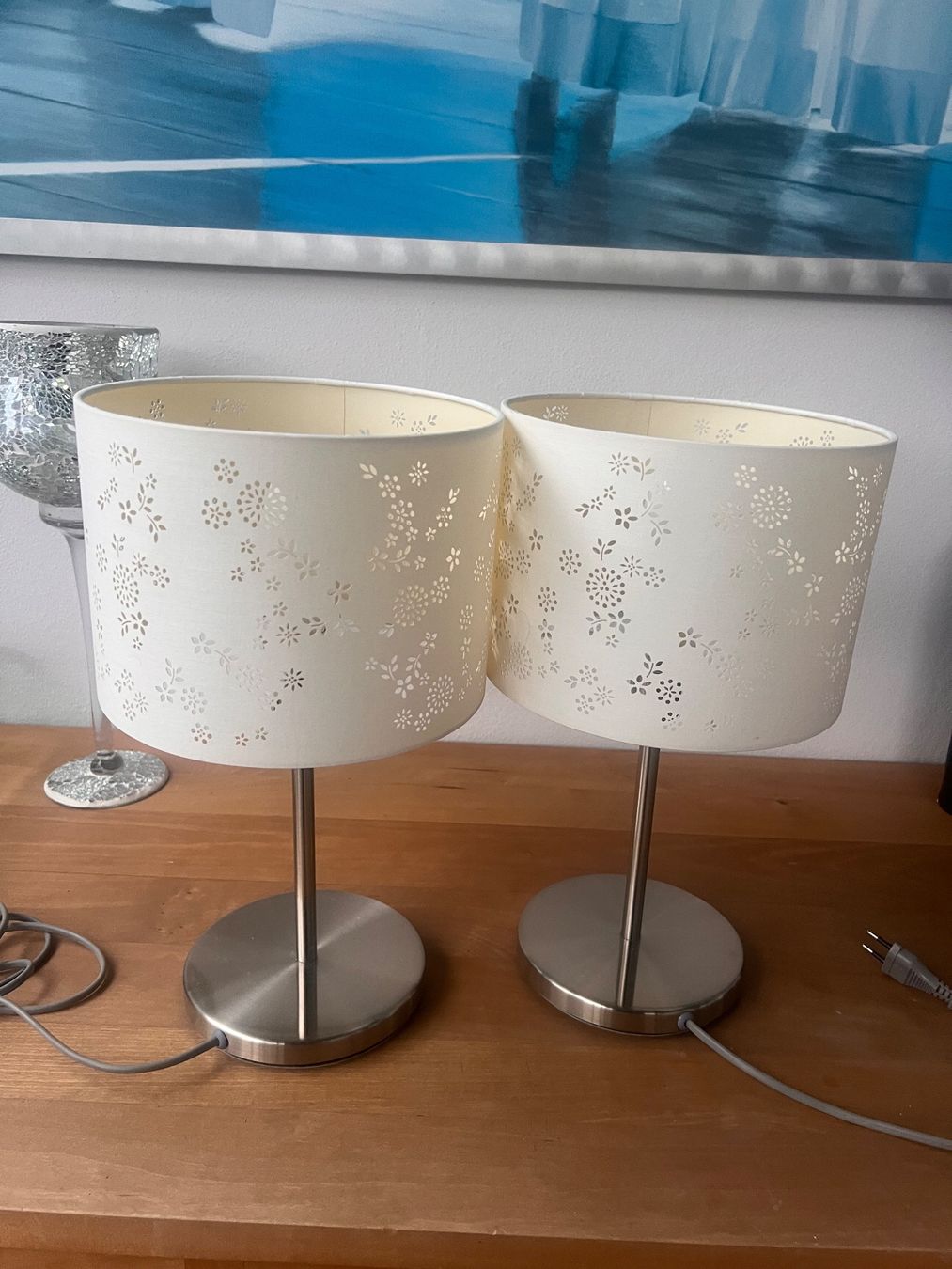 Lampen: Tischlampen 2er Set weiss mit Muster Metallfuss – Neu (gemäss Beschreibung) aus Hettlingen von mma_f6fc