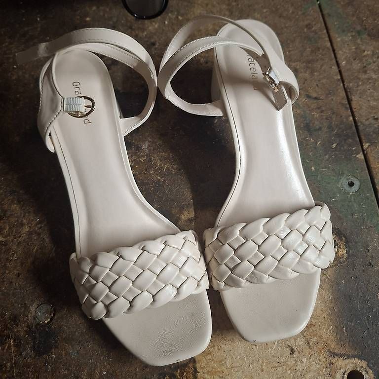 Chaussures femmes: Absatzschuhe Graceland Grösse 39 – D'occasion à Rütschelen par tam_5zbp 1