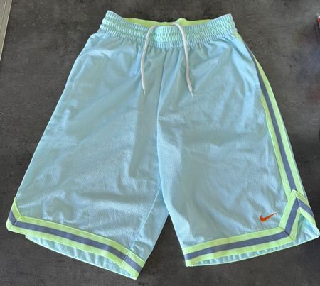 Short de basket Nike