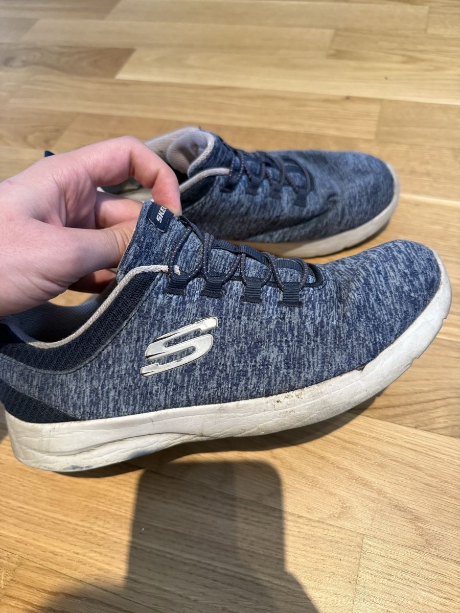 Damenschuhe: Skechers Trainingsschuhe – Gebraucht aus Biel/Bienne von Husseinsheikho 1
