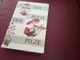 DAS BUCH DER PILZE