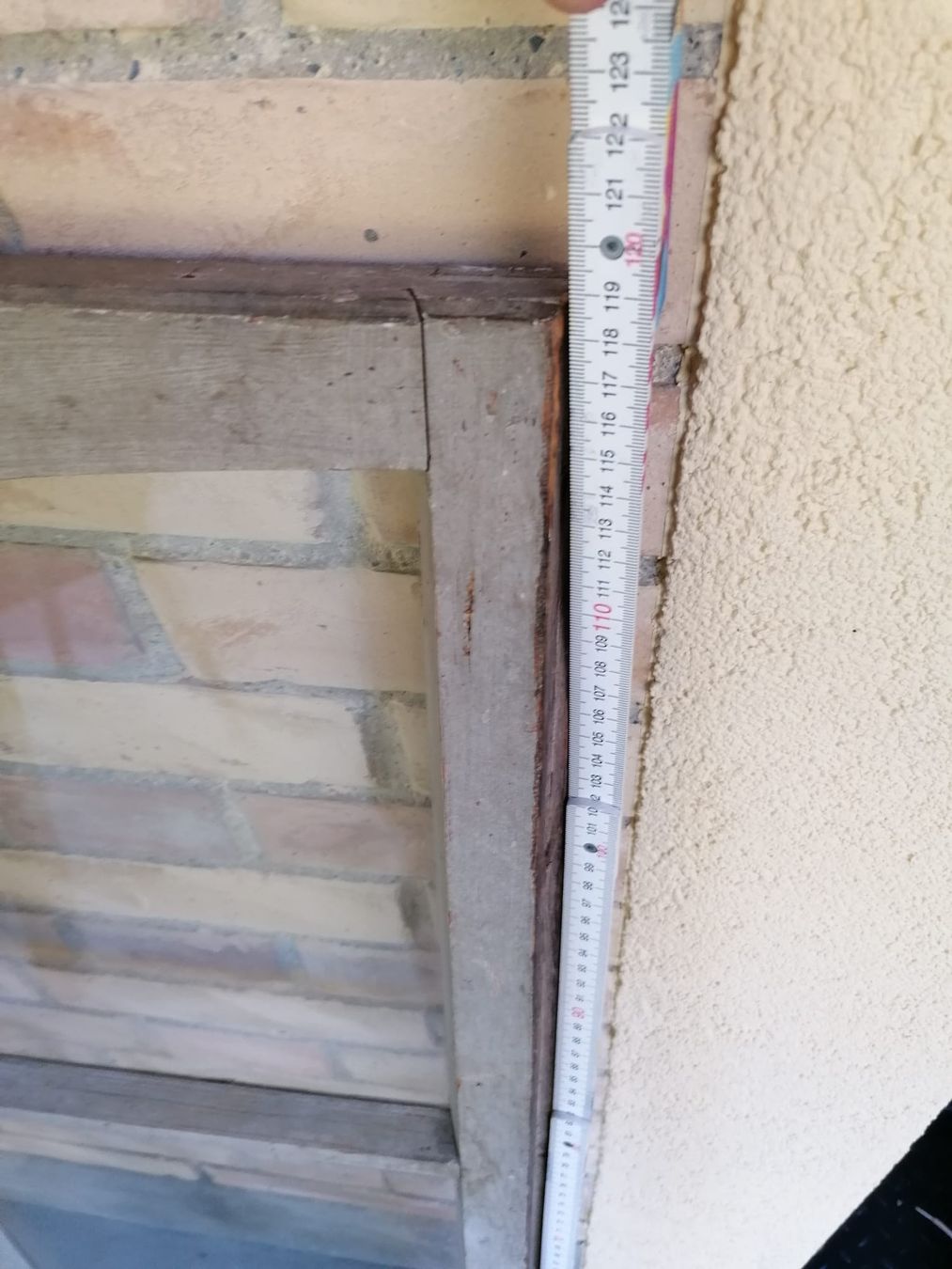 Finestre: Altes Fenster mit Holzrahmen und Glas – Usato da Krauchthal venduto da SamsPuce 4