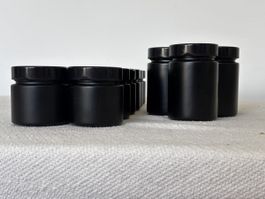 14 Gewürzgläser schwarz matt 5 cm Höhe guter Zustand