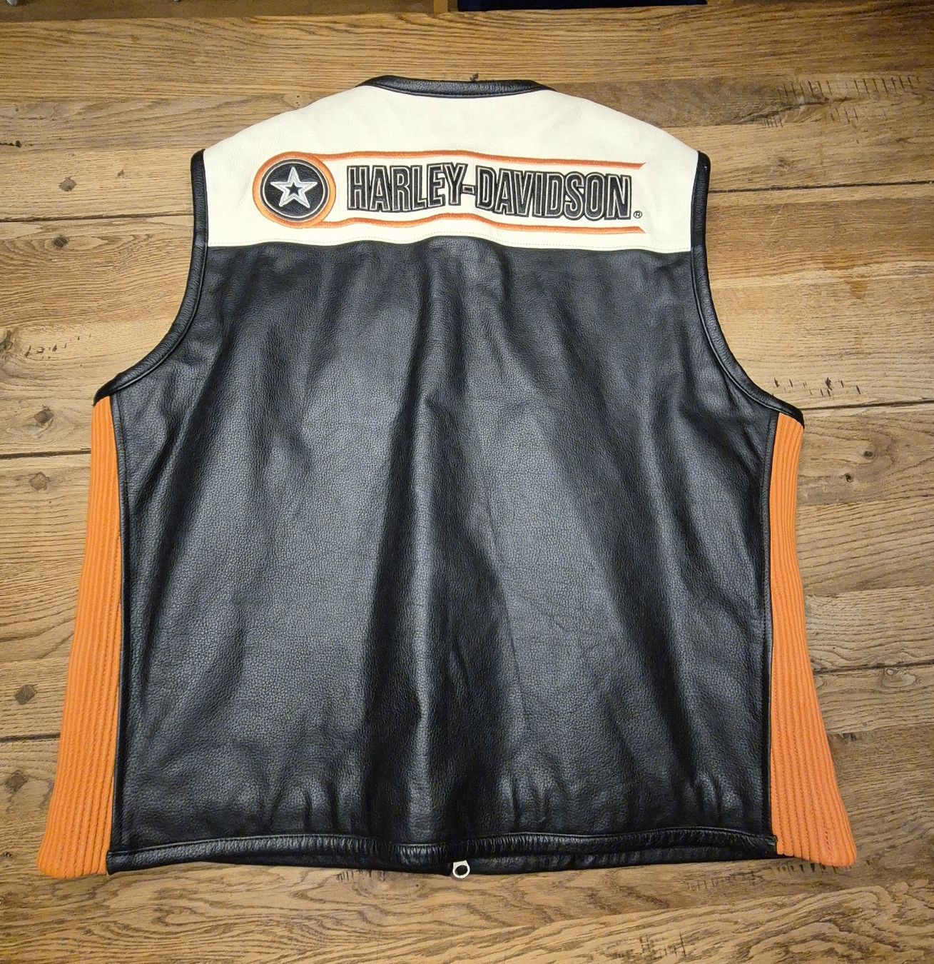 Harley-Davidson Gilets & Westen: Harley-Davidson Lederweste XL – Neu (gemäss Beschreibung) aus Oberdiessbach von Finland1977 7