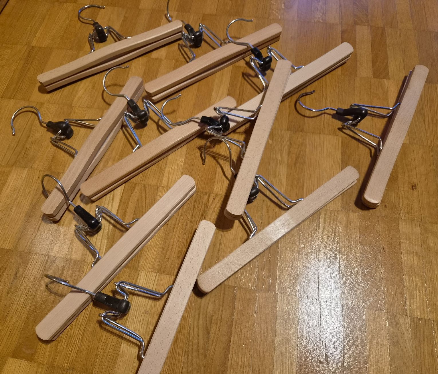 Kleiderbügel: 10 Hosenspanner – Gebraucht aus Gams von kat_lg5l