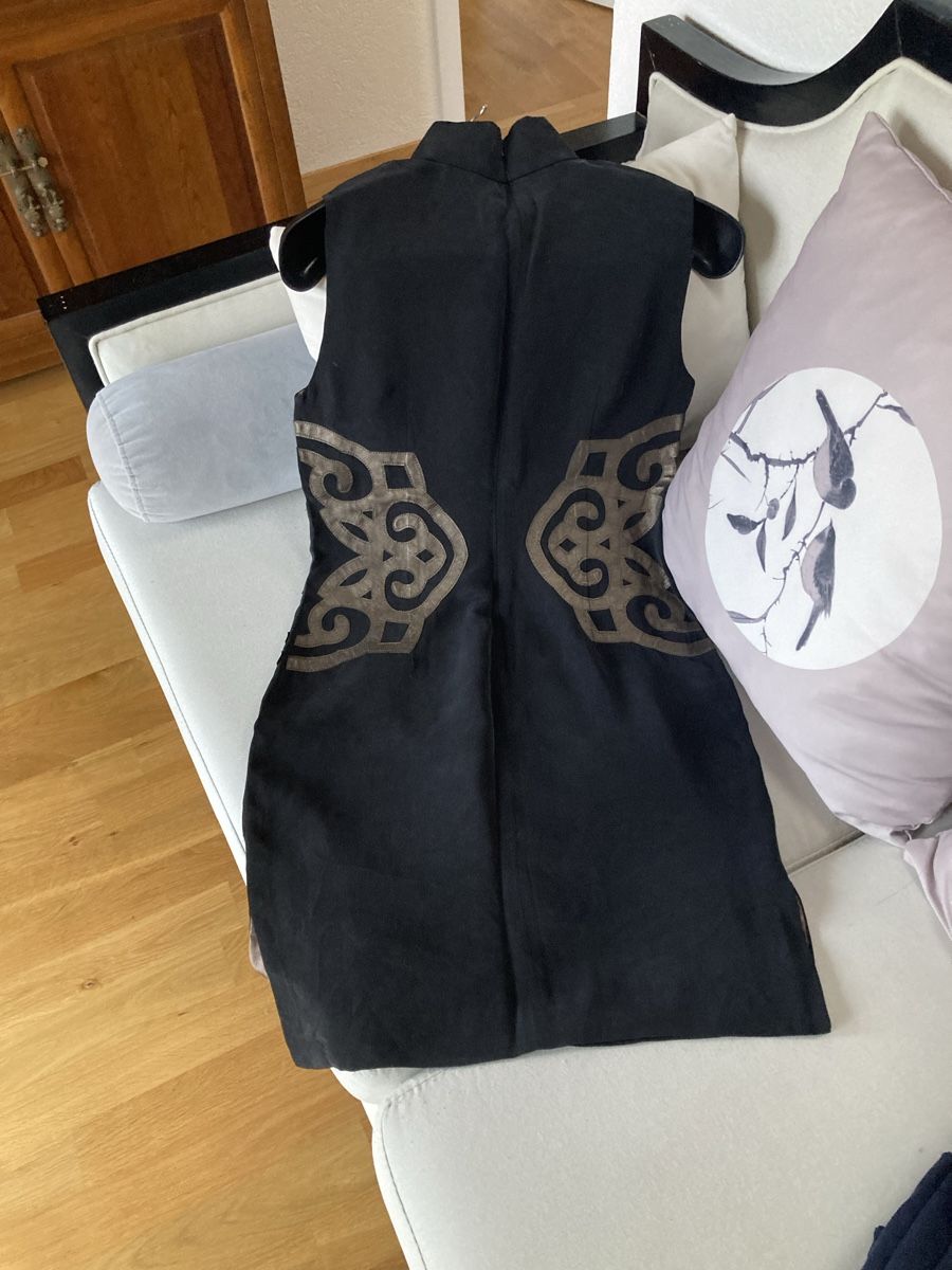 Robes: Silk dress – Neuf (Voir description) à Perroy par san_jxr8 1