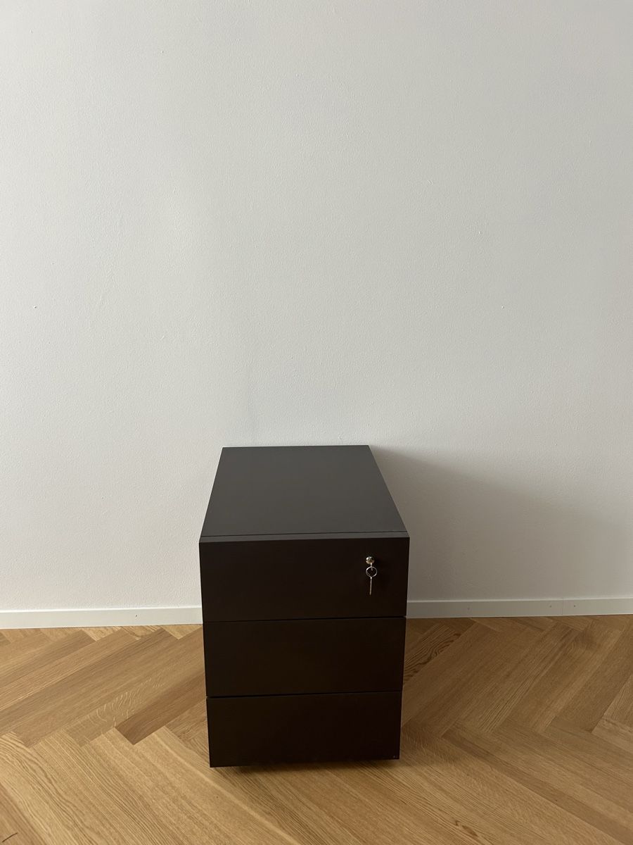 Armadi: 3x Korpusse zu verkaufen – Nuovo (secondo la descrizione) da Beckenried venduto da jen_d7jd 1