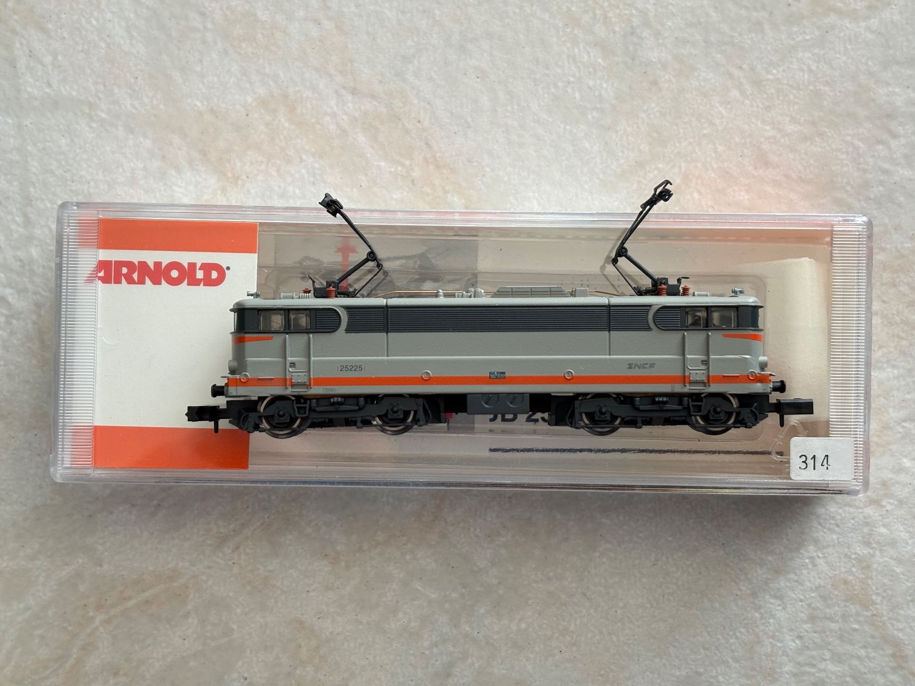Arnold Modellini di ferrovie: Arnold 2486 Elok BB 25225 SNCF – Nuovo (secondo la descrizione) da Hauterive NE venduto da eriamch 2