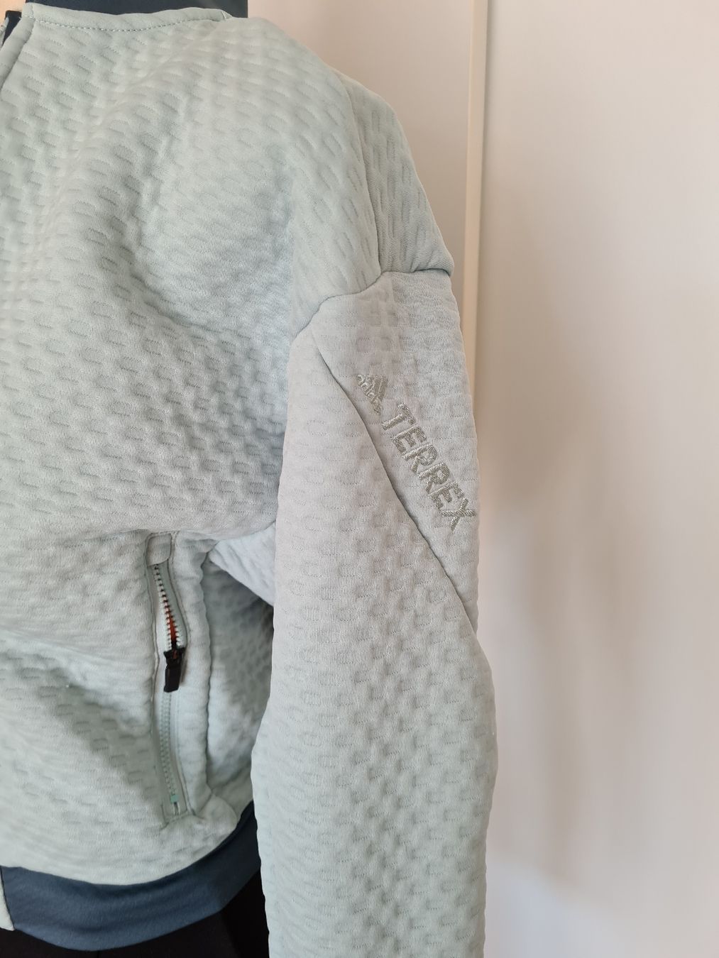 Adidas Giacche: Adidas TERREX Damenjacke Grösse S – Usato da Schlieren venduto da adidasoutlet 6
