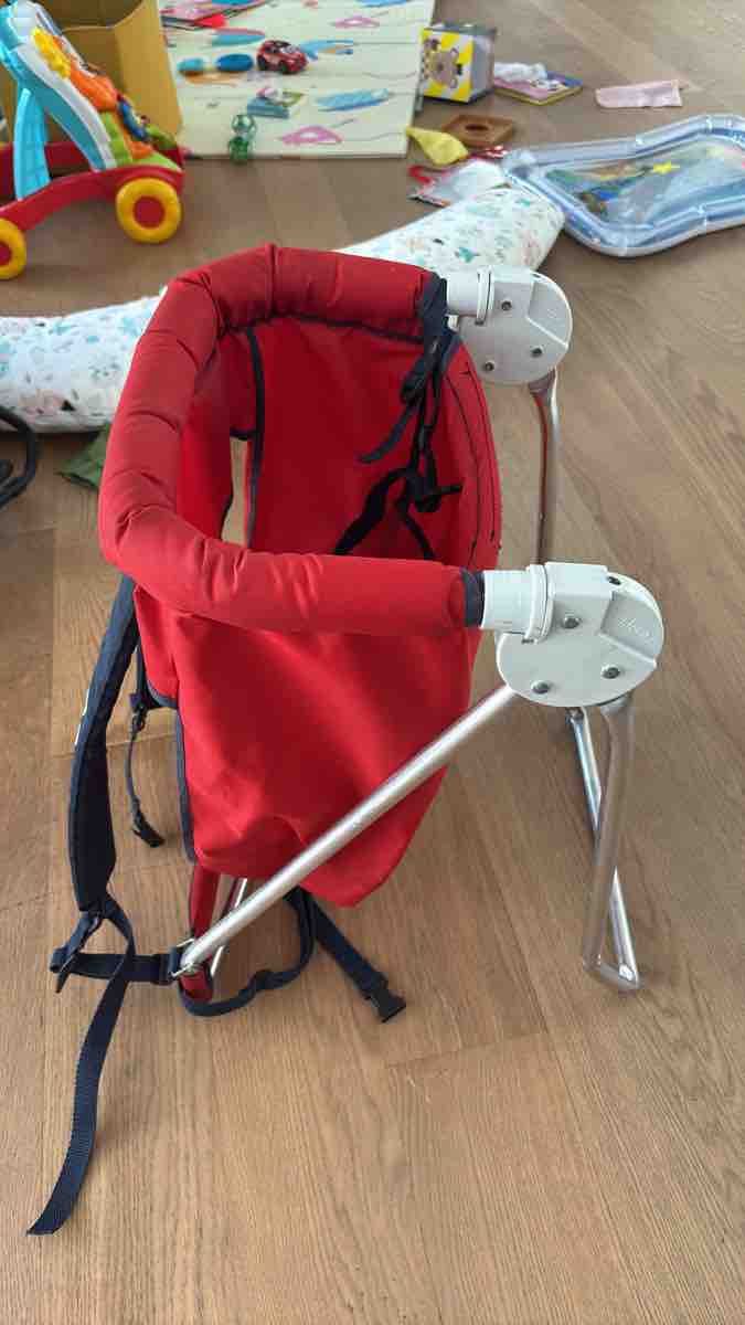 Porte-bébés ventraux & dorsaux: Baby Carrier Red good condition – D'occasion à Zürich par enr_f9vx