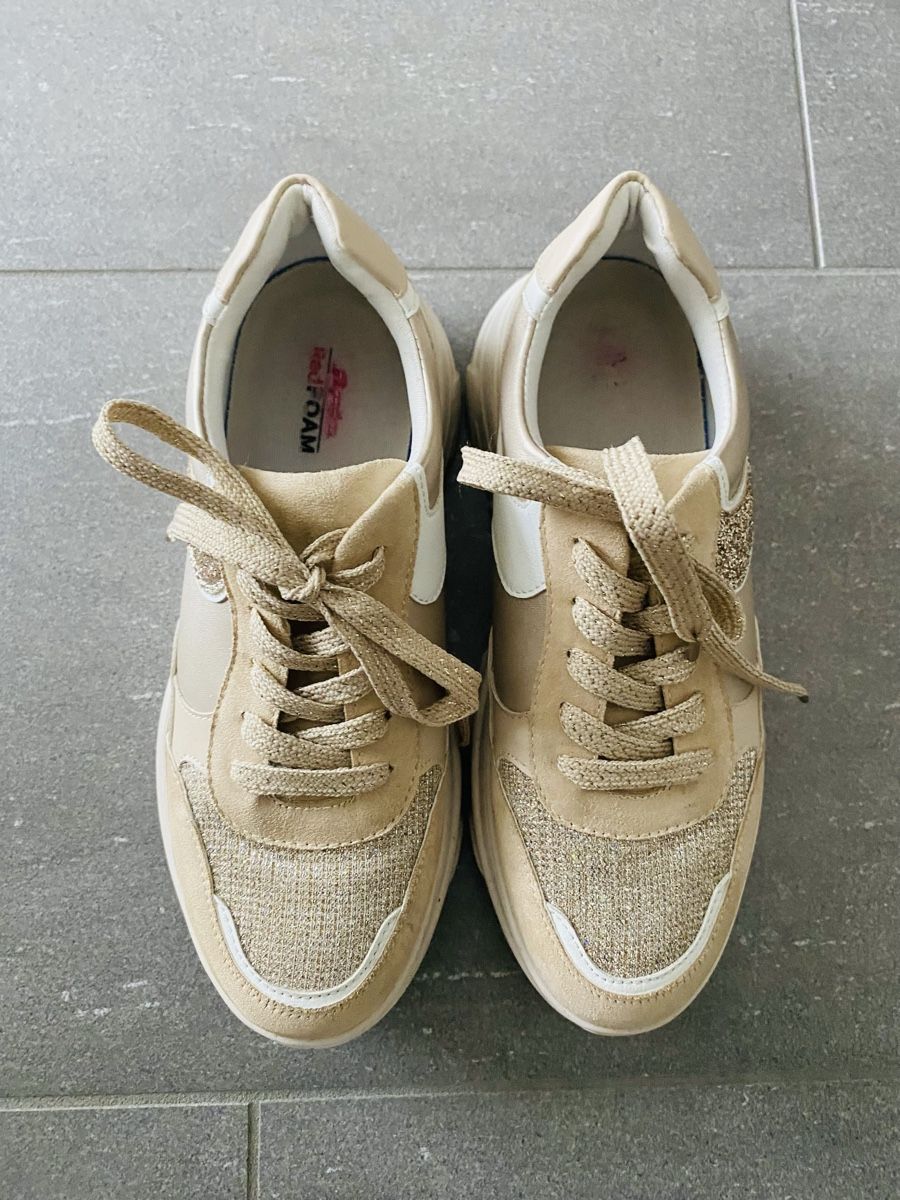 Scarpe da donna: Komfortable Schuhe Grösse 37 Memory Foam FAST NEU! – Usato da Malters venduto da Kuettel1