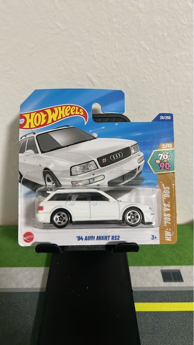 Hot Wheels Modellini d'auto: Hot Wheels '94 Audi RS2 Avant in OVP – Nuovo (secondo la descrizione) da Thayngen venduto da sop_2xnz