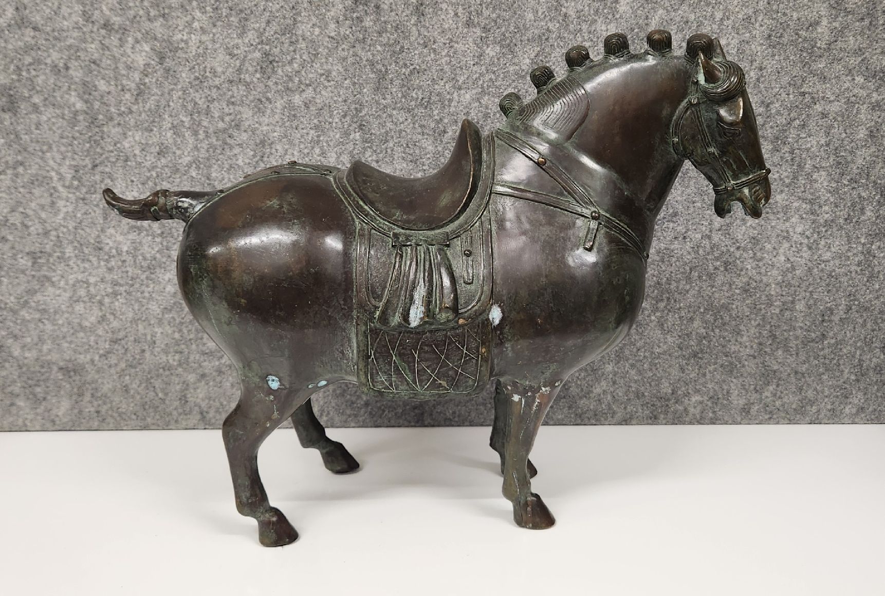 Statuette: Chinesisches Ming Pferd 5/6 – Usato da Wollerau venduto da CH8832