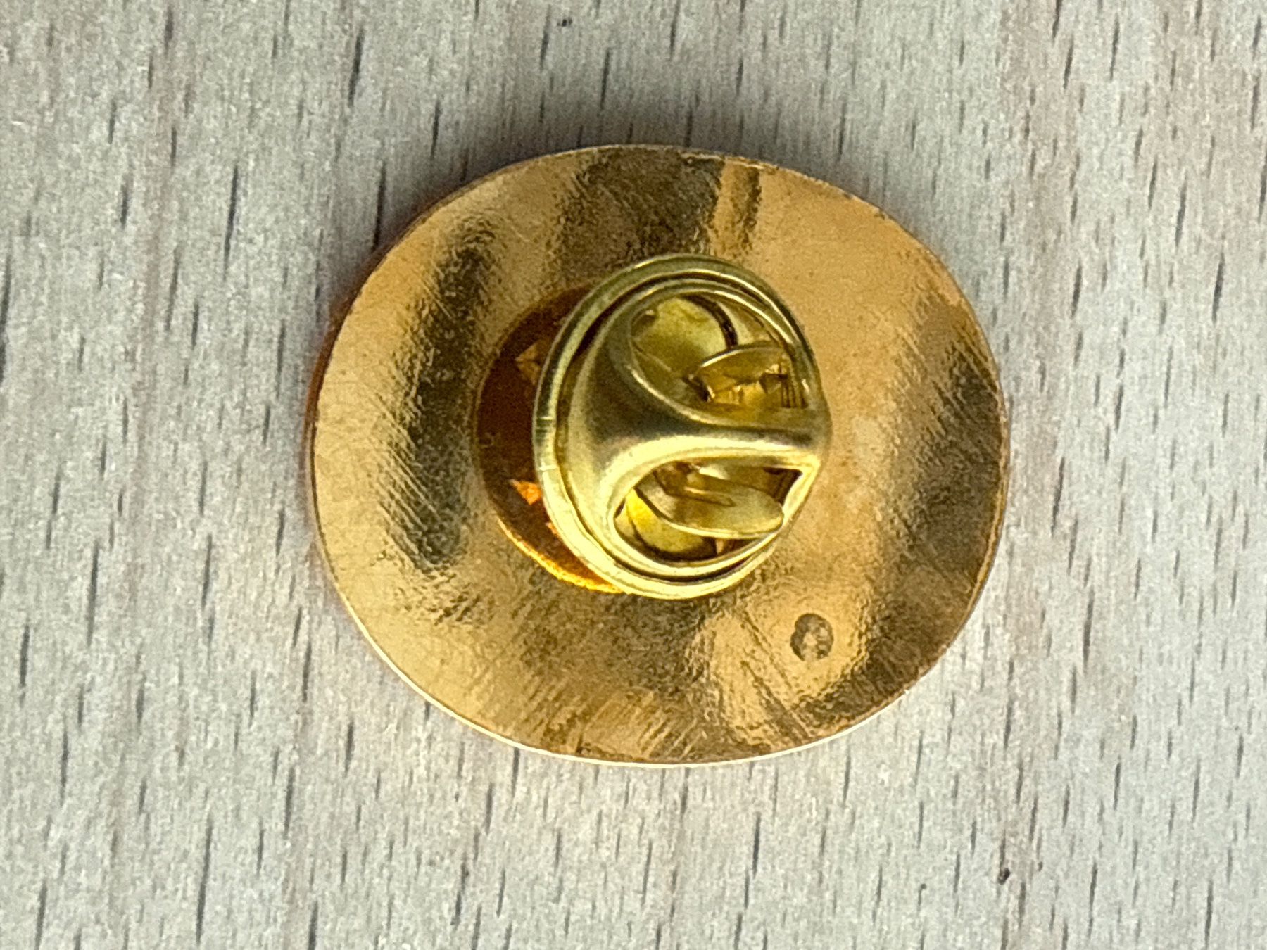 Placchette & Badge: Pin Baschi – Usato da Glattbrugg venduto da Schweigmatt 1