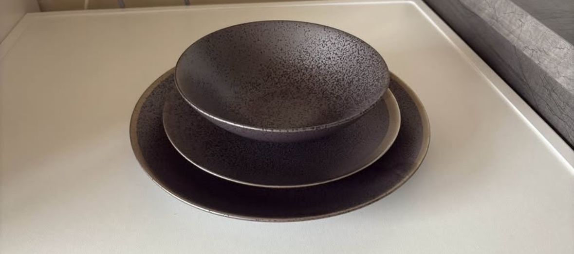 Conforama Set di piatti: Set de table 12 assiette service  – Usato da Thônex venduto da emm_7r8p