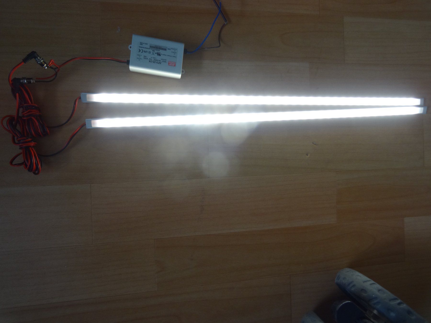 Lampen: 2 LED-Alu-Profile von je ca. 65 cm Länge – Gebraucht aus Lupfig von JUTA09 3
