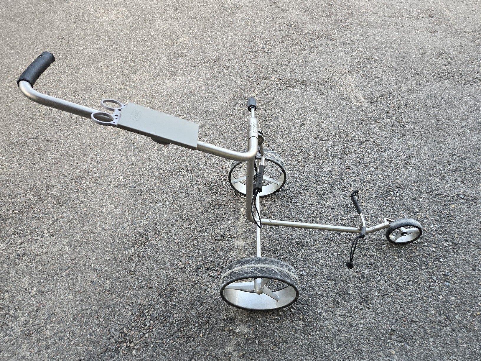 Jucad Trolley: JuCad Premium 3 wheel Manual Golf Push Trolley  – Usato da Ins venduto da dziprince 3