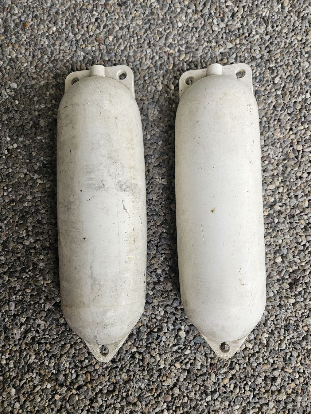 Boote: 2 Boot Fender weiss gebraucht – Gebraucht aus Zürich von boginja
