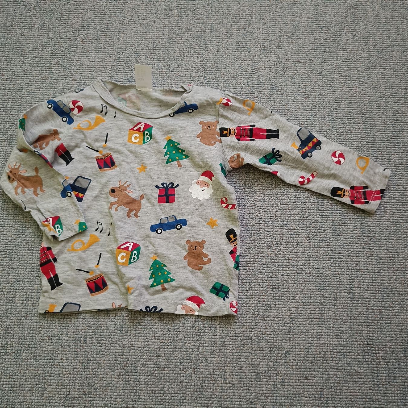 H&M Pulls et sweat-shirts: Pullover Grösse 80 – D'occasion à Jaberg par urig17.