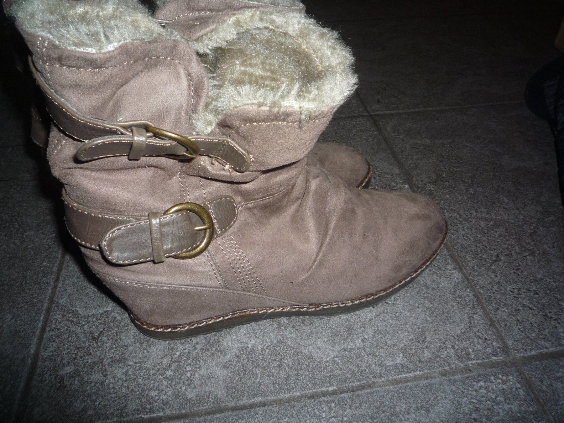 Scarpe da donna: STIEFEL GR.38 – Usato da Andwil SG venduto da schmei