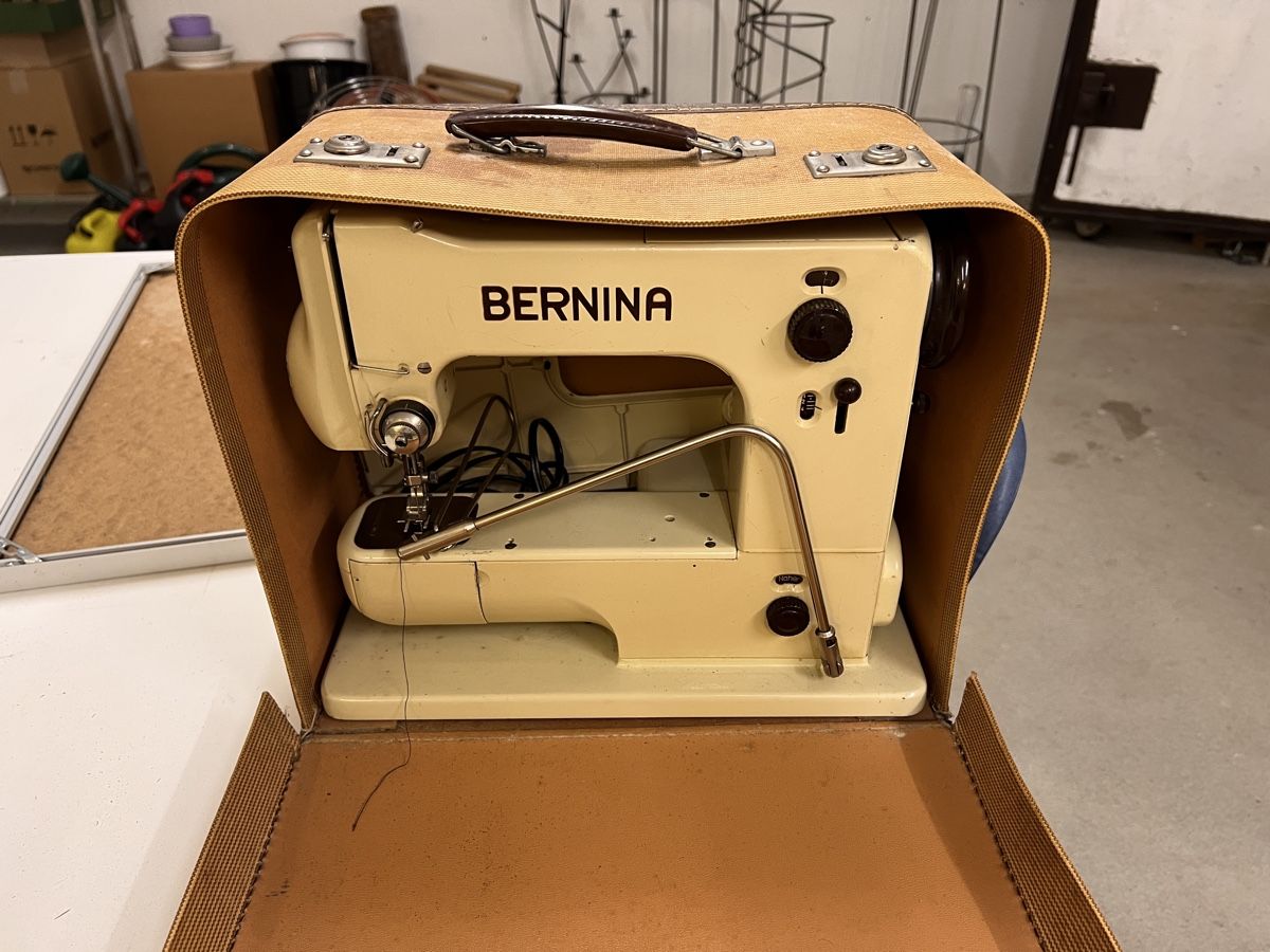 Bernina Machines à coudre: Bernina – D'occasion à Wiler b. Seedorf par Didila