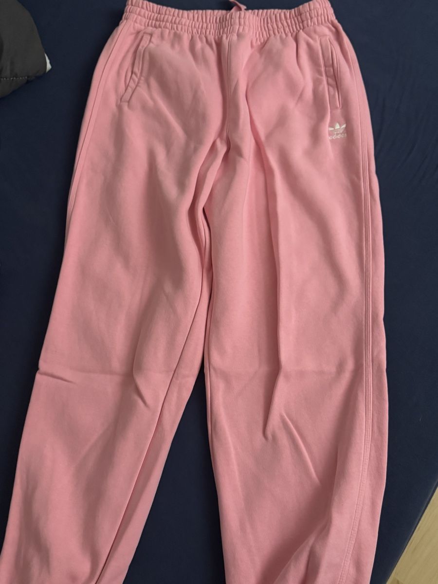 Adidas T-shirt: Tranierhose und t-Shirt – Nuovo (secondo la descrizione) da Solothurn venduto da ste_r6tq