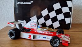 McLaren M23 Jochen Mass F1 1975 mit Marlboro Minichamps 1:18
