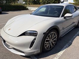 Porsche Taycan 4 Cross Turismo mit Porsche Garantie