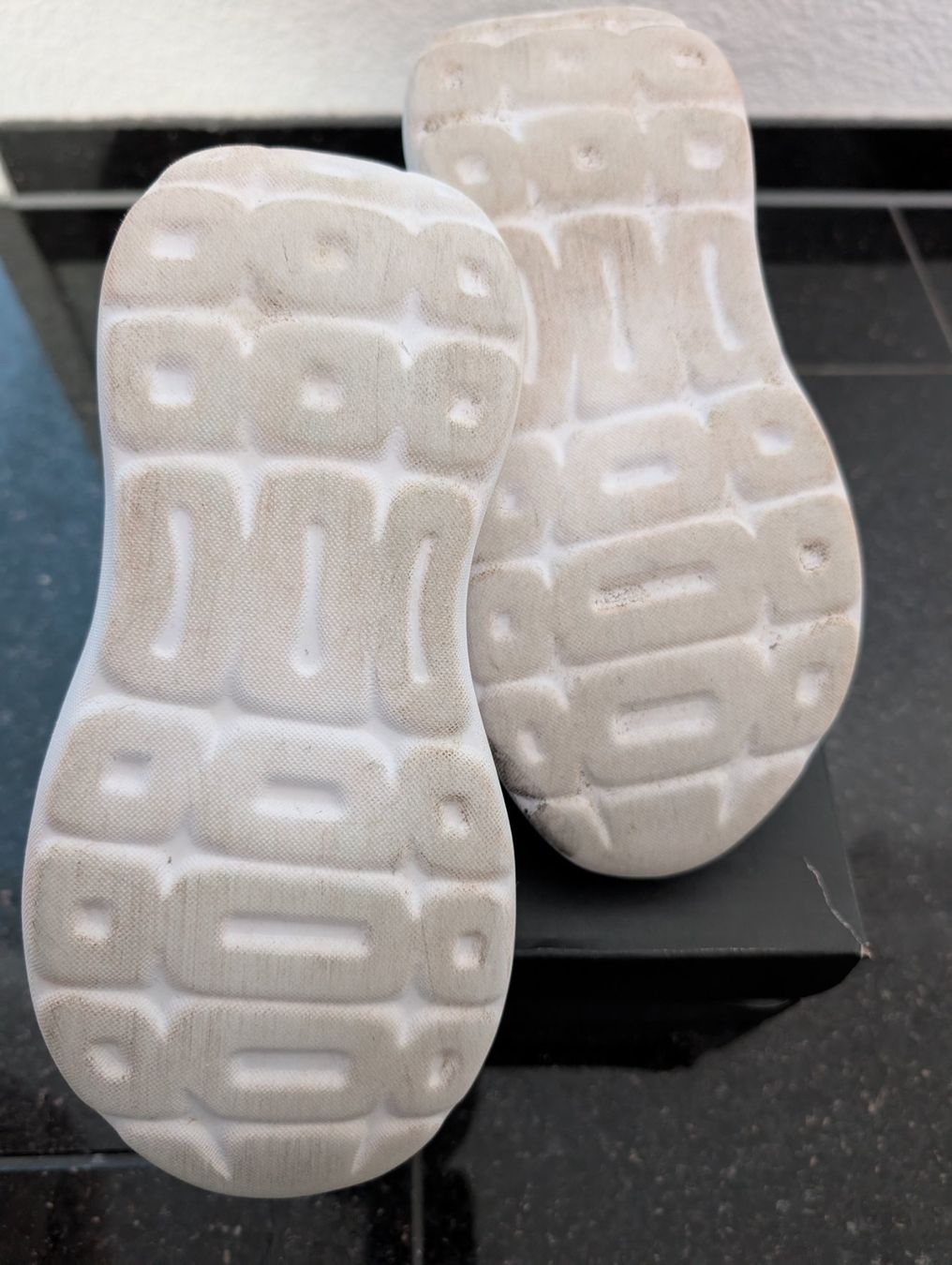Adidas Schuhe für Jungen: Adidas Schuhe Gr 34 – Gebraucht aus Affoltern am Albis von nyi_ph9f 5