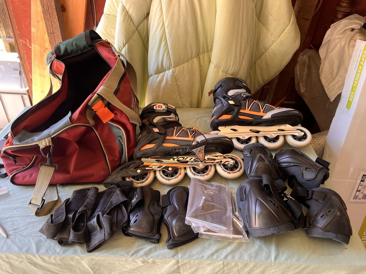 Pattini in linea & Pattini a rotelle: Rollerskates Grösse 46 inkl. Schoner & Tasche (168) – Usato da Glattfelden venduto da maa_qcj8