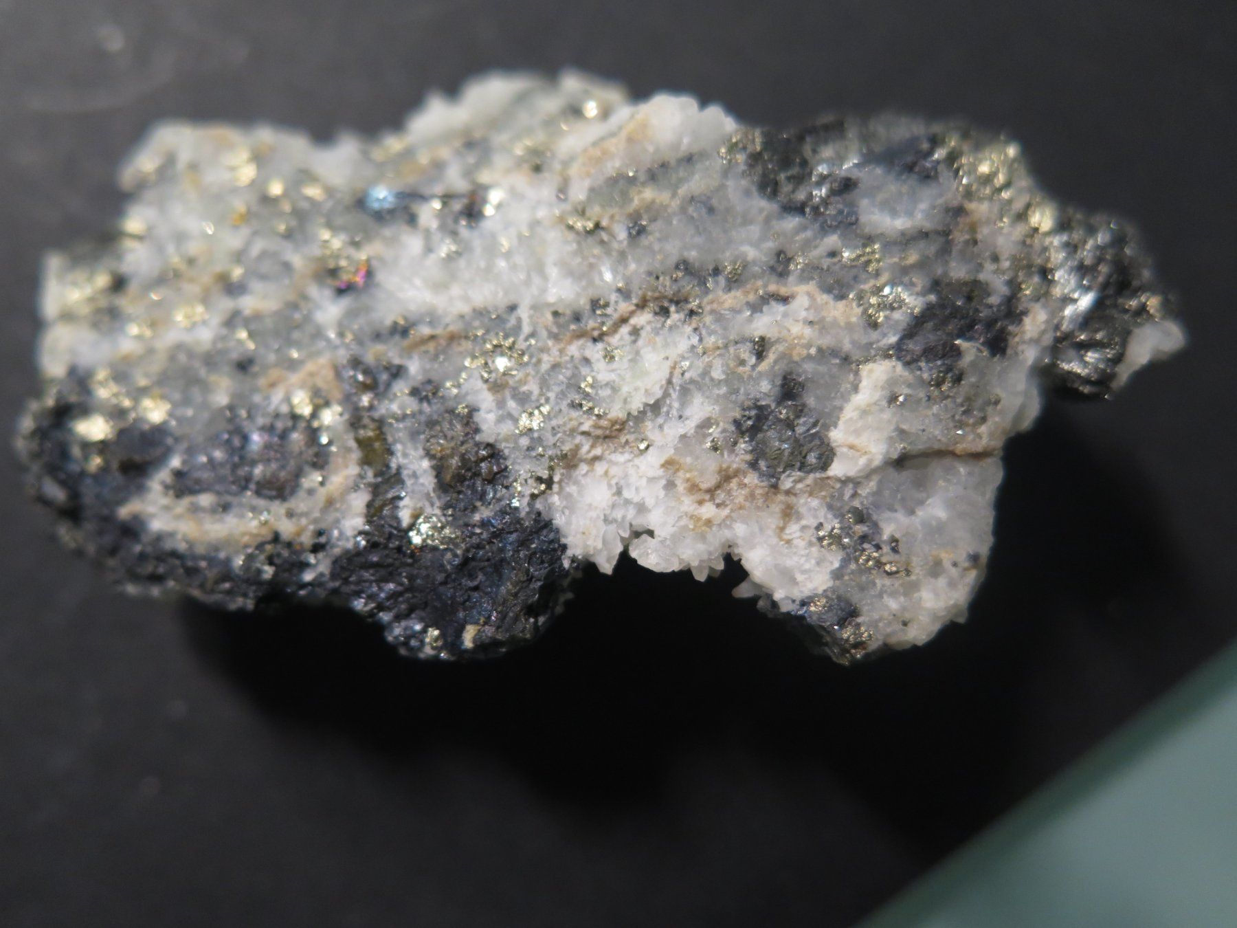 Minerali & Pietre curative: Sphalerit, Pyrit auf Quarz von Rumänien – Usato da Schaffhausen venduto da Yamakana51L8736OQ8 7
