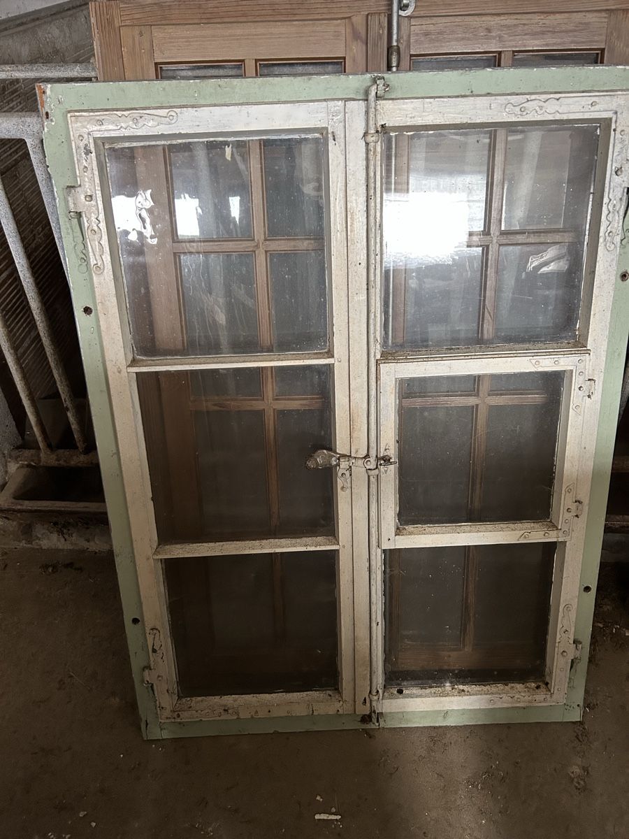 Fenster: Spezielles altes Fenster – Gebraucht aus Gwatt (Thun) von ate_6ng8