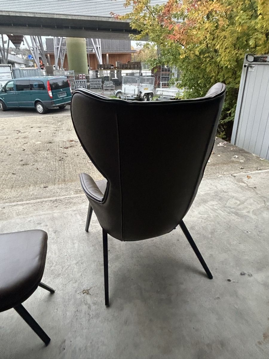Cassina Poltrone: Cassina Ohrensessel mit Ottoman – Usato da Starrkirch-Wil venduto da charlywatson 4