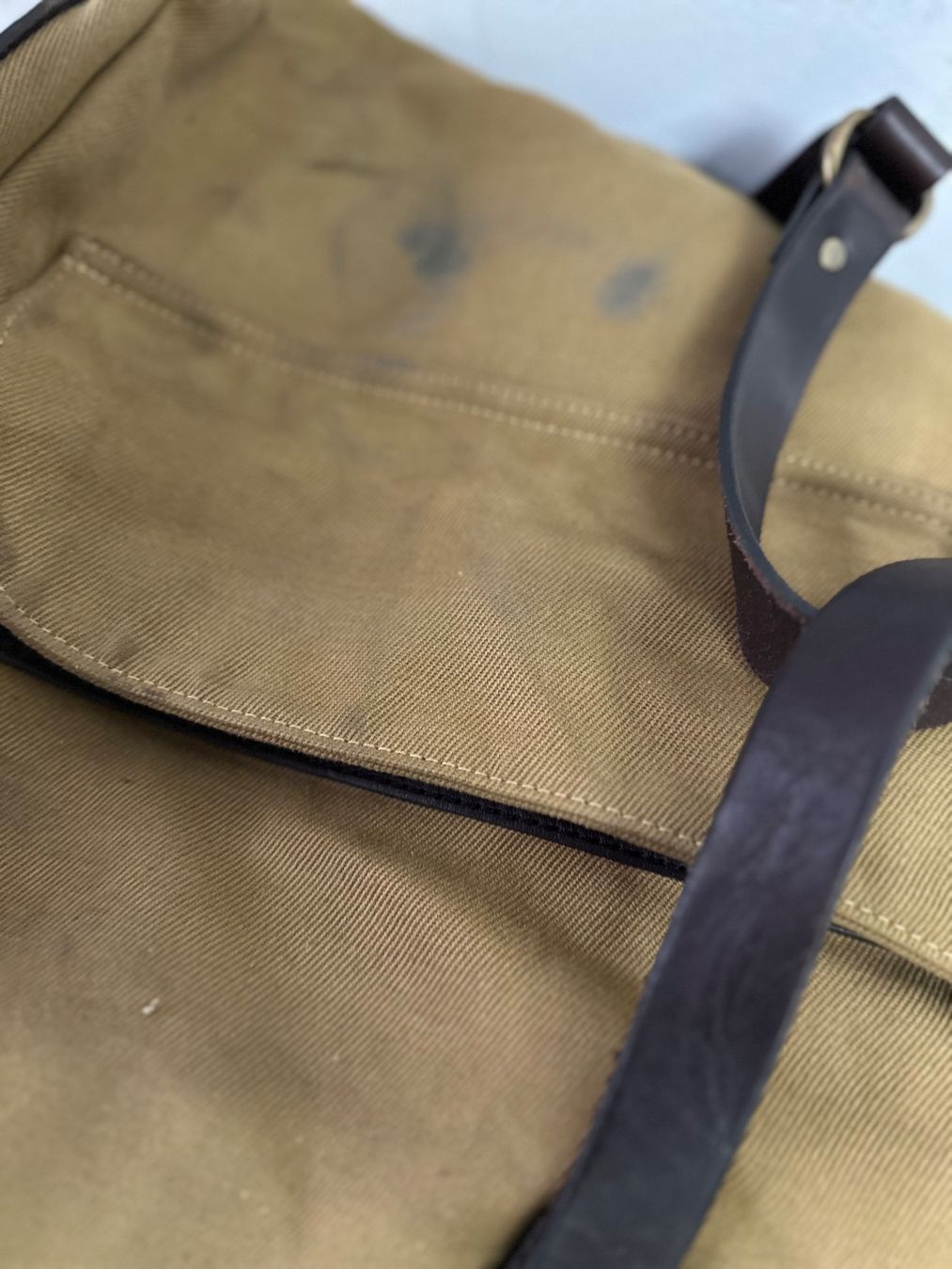 Valigie: Filson Rolling Duffle Bag - Size Large - Dark Tan – Usato da Luzern venduto da sca_m7cs 3
