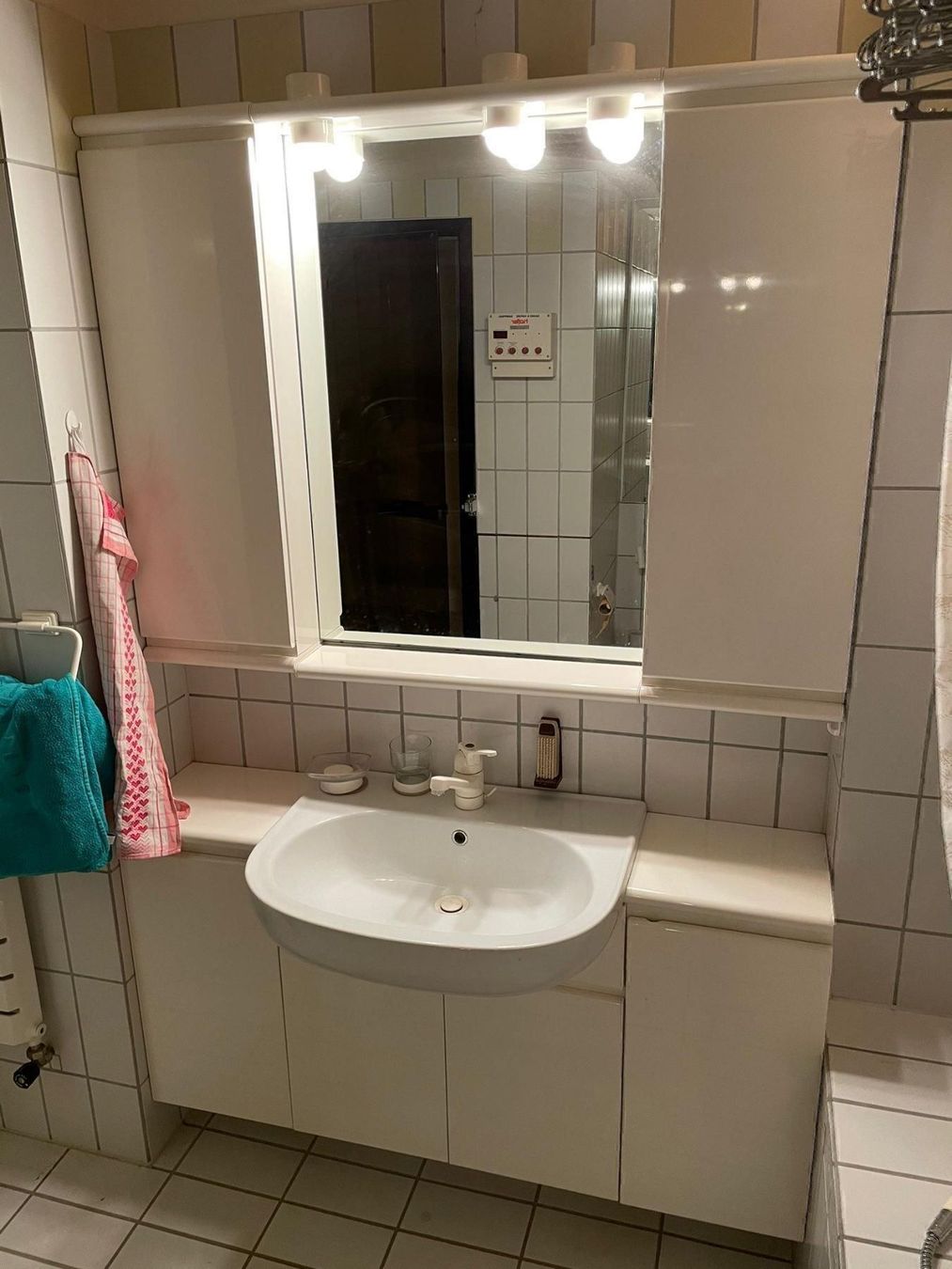 Armadietti a specchio: Badzimmergarnitur – Usato da Solothurn venduto da Spicar 2
