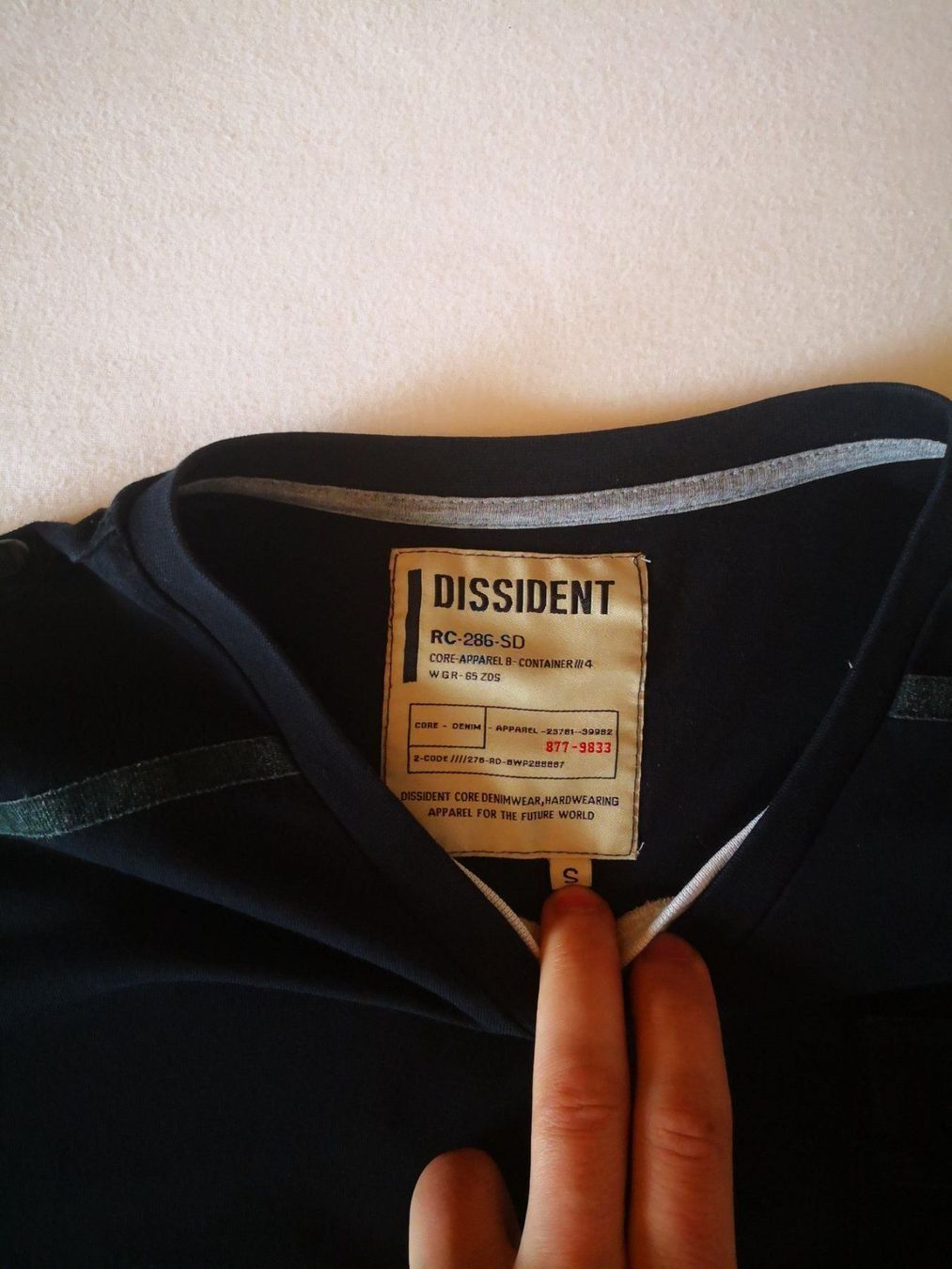 T-shirt: Dissident t-shirt S – Usato da Engollon venduto da Winters91 1