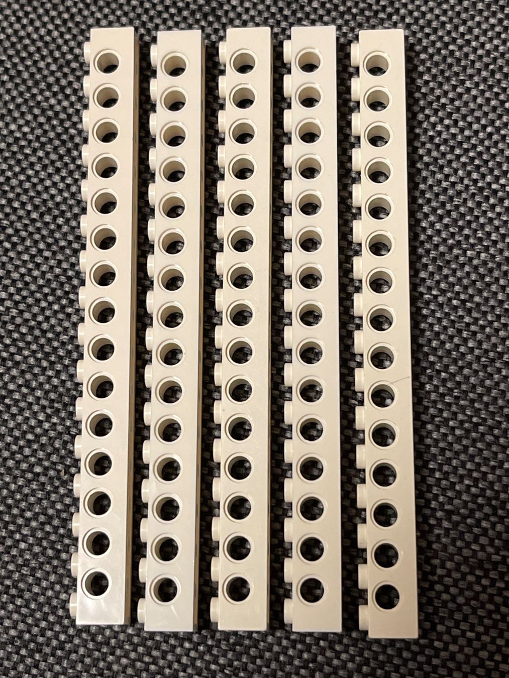Lego Giocattoli: Lego Technik5 weise Lochbalken 15L – Usato da Gelterkinden venduto da cobra0110