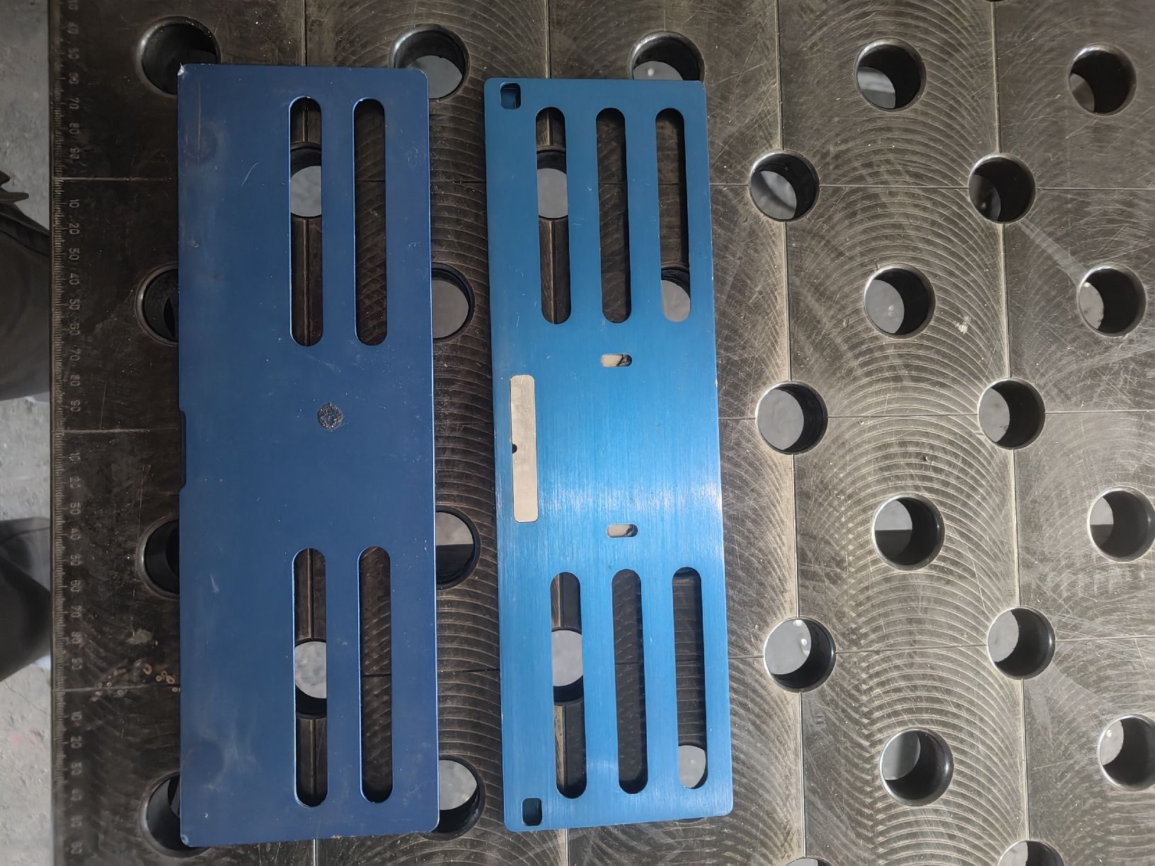Wandhalterungen: 2  Kennzeichenhalter pro frame 2 für vorne klein nummerhalte – Gebraucht aus Attiswil von JP1291 3