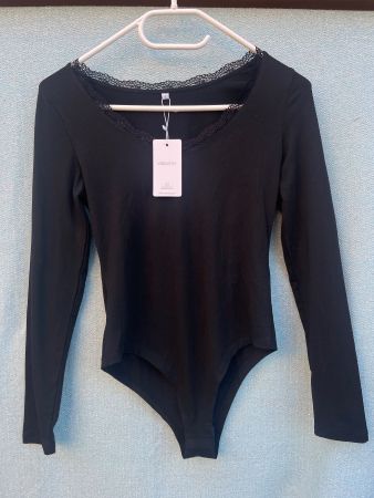 Schwarzer WOWENY Langarm Body mit Spitzenbesatz Gr. S (Neu)