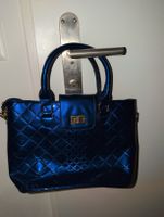 NEU Blaue Handtasche Lacklederoptik