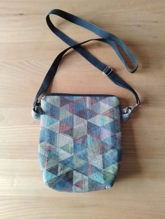 Umhängetäschli in hochwertigen Materialien, tolle Arbeit