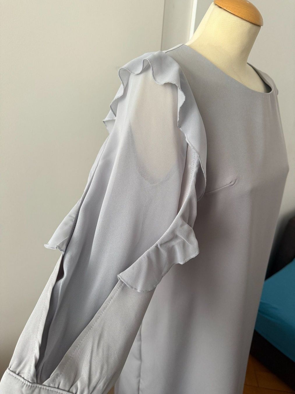 Vestiti: Robe grise – Difettoso da Le Locle venduto da tchanatakoua 4