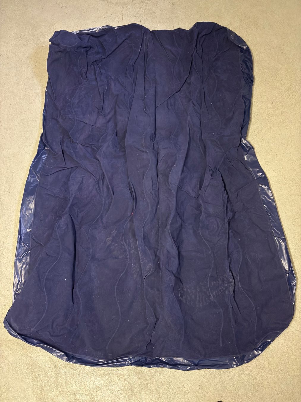 Letti: Luftbett mit Ventil – Blau – Usato da Sonterswil venduto da VD-Service