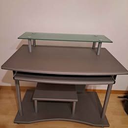 Scrivanie: Gebrauchter Pult / Computertisch mit Glasablagefläche – Usato da Wängi venduto da Raettli10