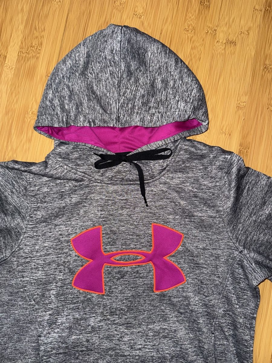 Under Armour Maglioni & Felpe: Under Armour Hoodie Gr. S – Usato da Brienz BE venduto da jeyjeyyyyy 1