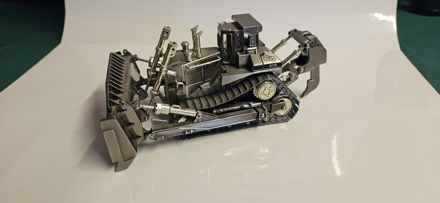 Caterpillar Modellbausätze & Standmodelle: Sondermodell Caterpillar Cat D11R Bulldozer – Neu (gemäss Beschreibung) aus Nürensdorf von salibeer 2