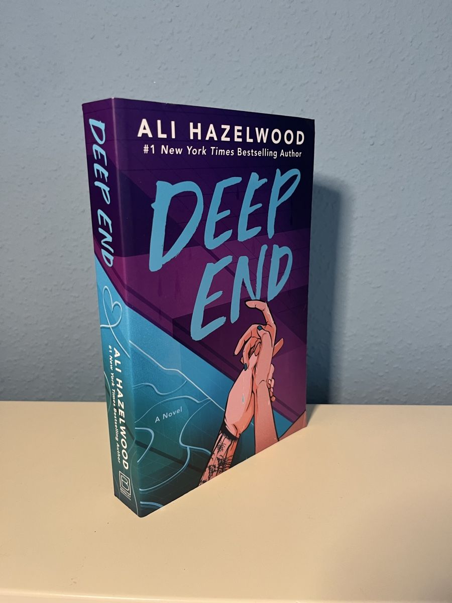 Libri: Buch englisch, Deep End von Ali Hazelwood – Nuovo (secondo la descrizione) da Zürich venduto da bib_trj7 2