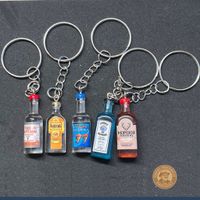 Mini-Flaschen Schlüsselanhänger Set (5x) – Rum, Vodka & mehr