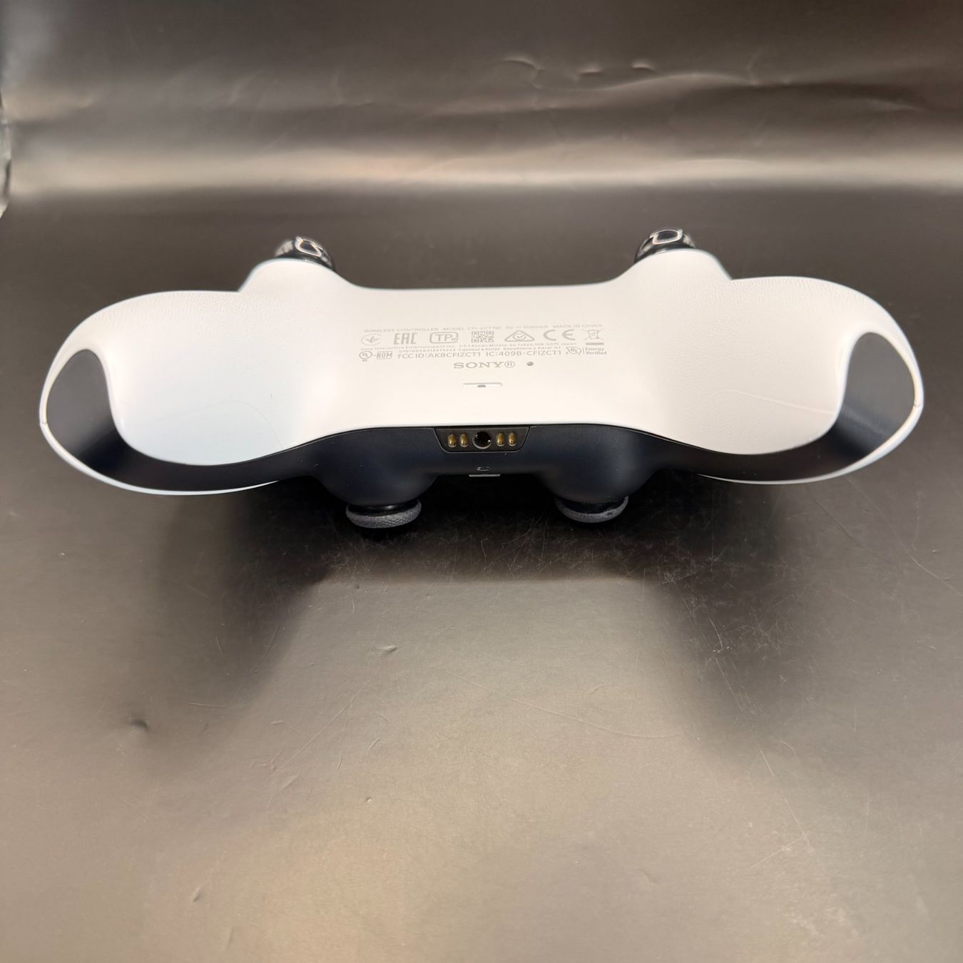 Sony Controller: PlayStation 5 DualSense Controller Weiss/Schwarz – Usato da Düdingen venduto da Nerdworld 3